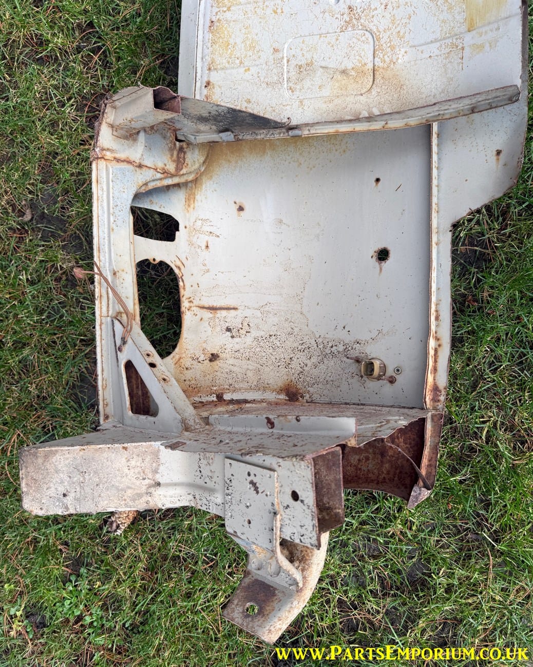 Early VW Bay window Rear corner body cut - Image 10