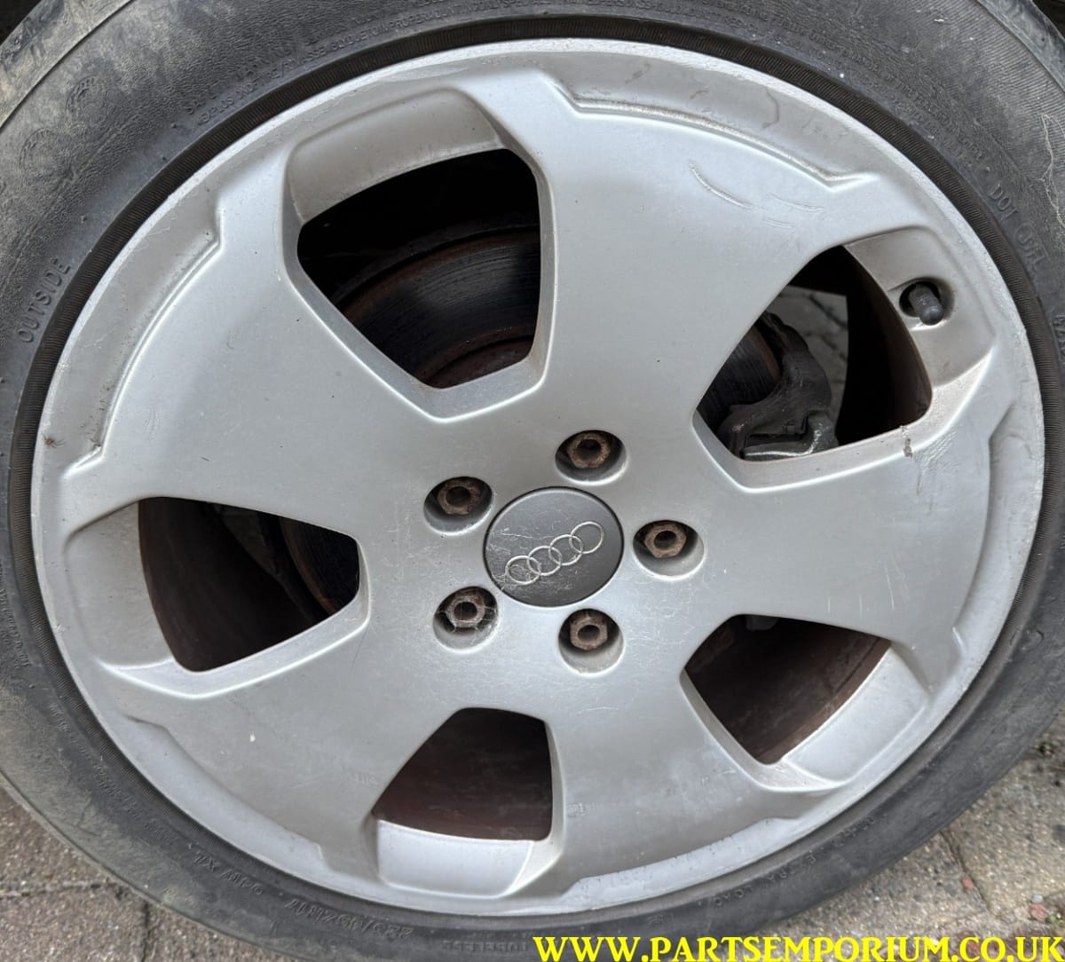 Audi / T4 Alloy wheels - Image 3
