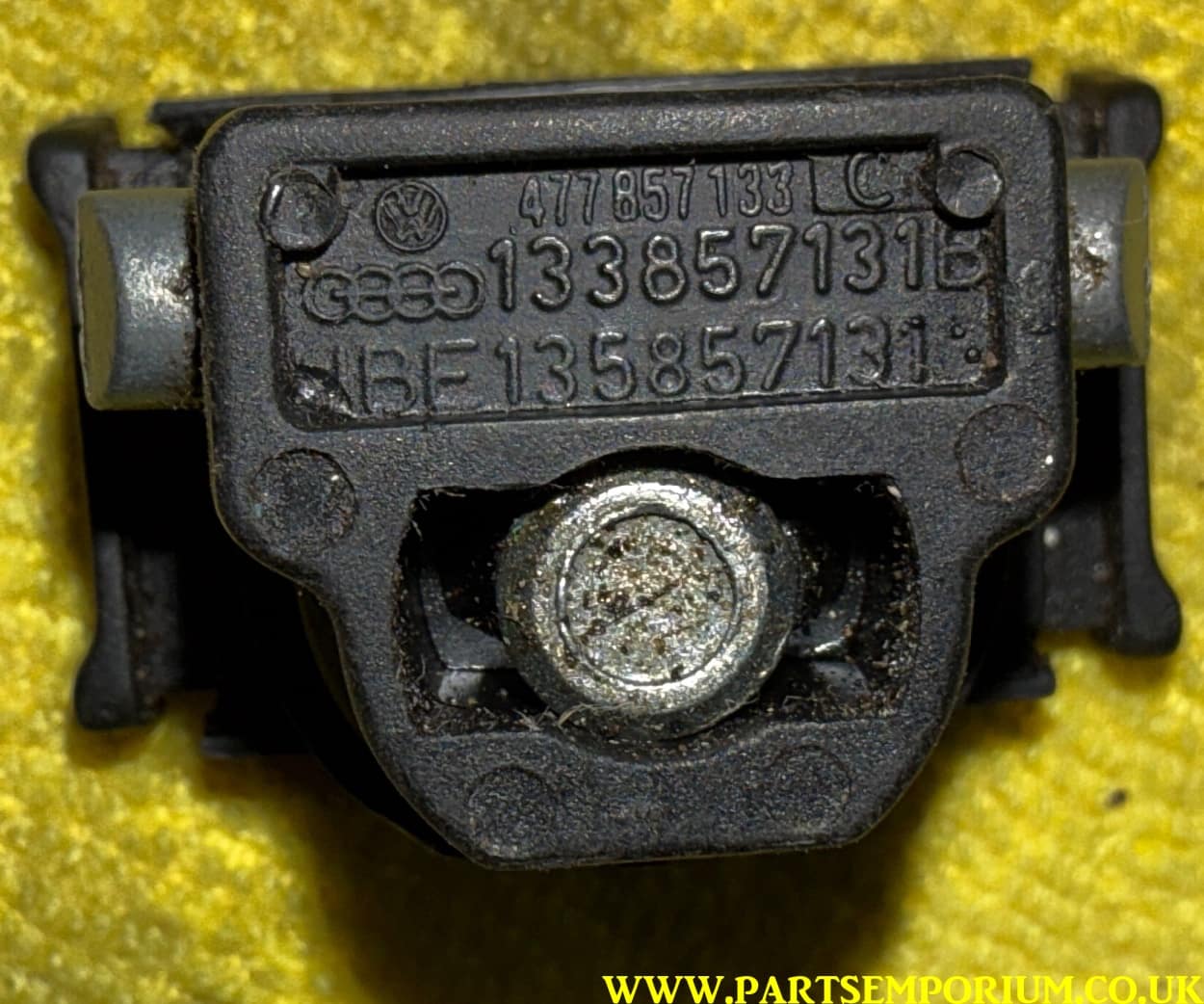 VW 1303 Beetle glove box lock with keys NOS - Image 9