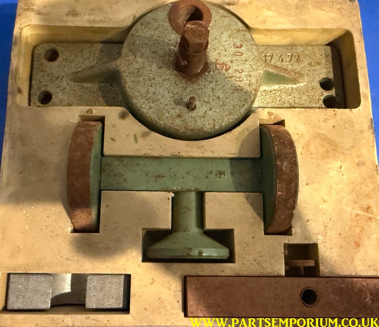 VW Special Tool Gearbox Tool VW30-200 VW30-201 VW30-202 VW30-203? Matra - Image 18