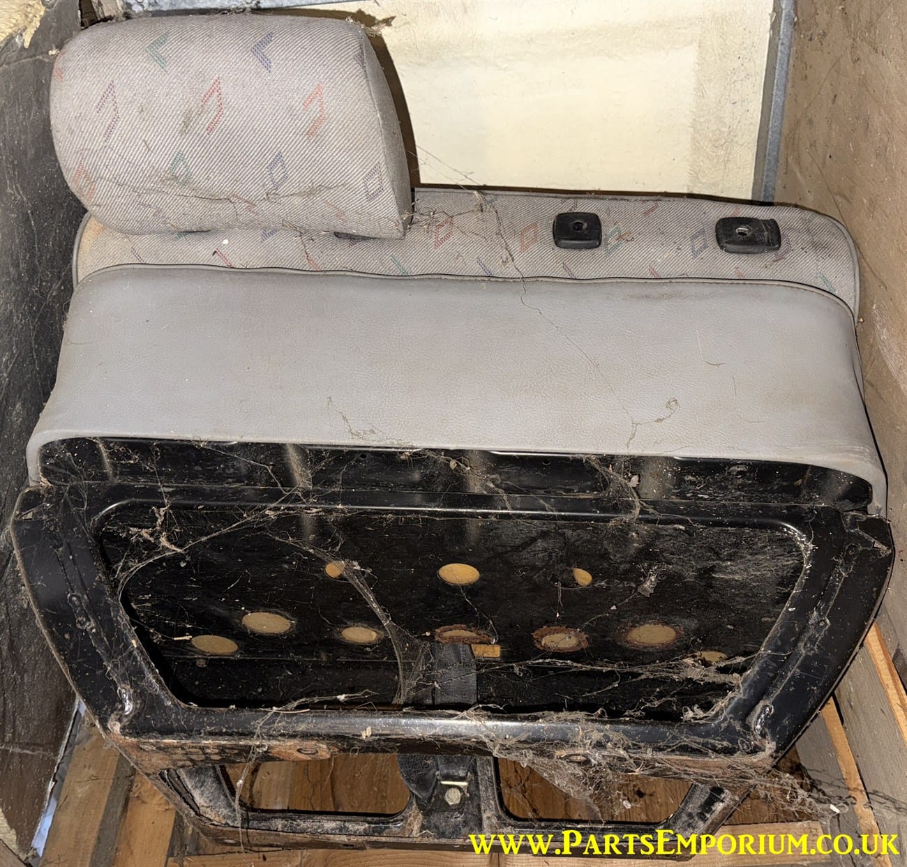 T4 Double passenger seat - Image 4