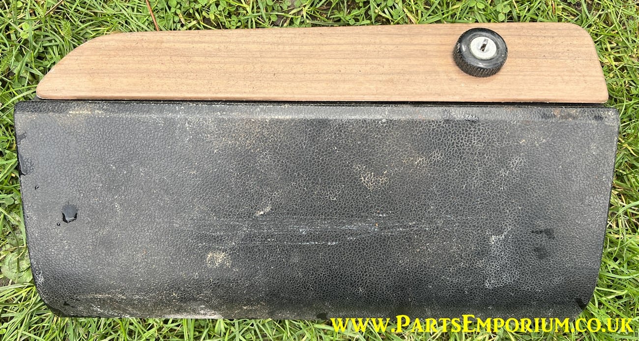 Type 4 412 Glove box lid