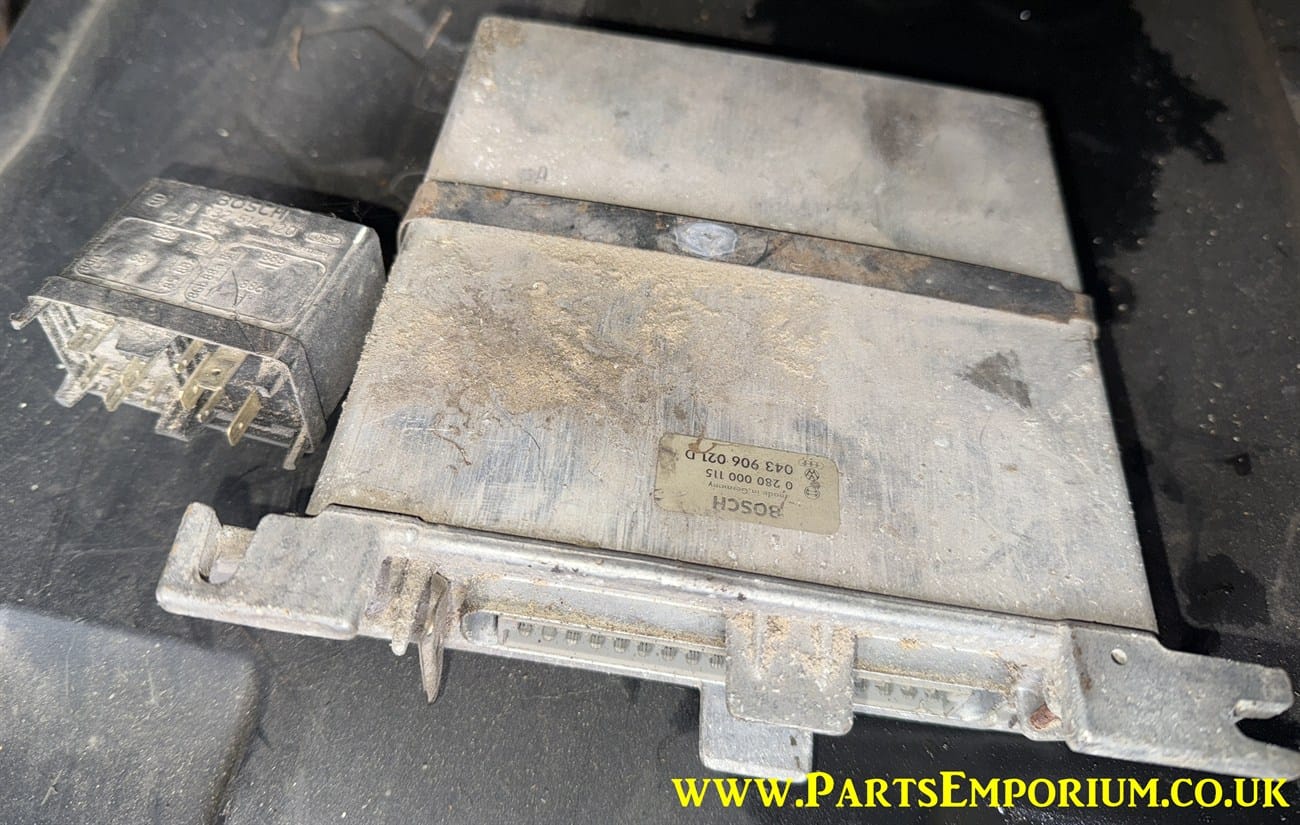 Fuel Injection ECU - 043906021d