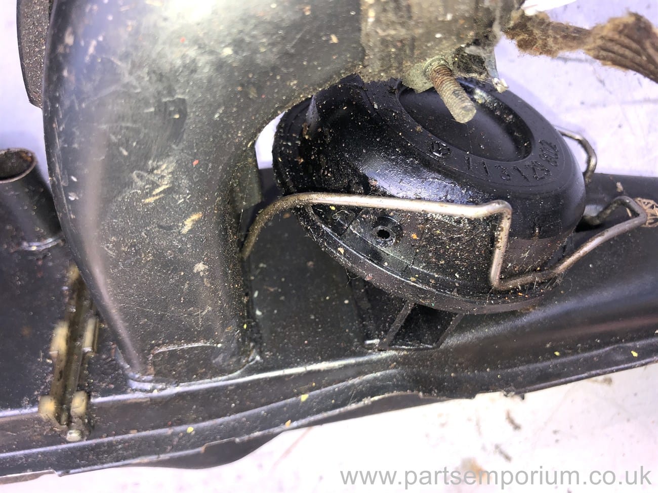 VW Beetle Air Filter - Image 5