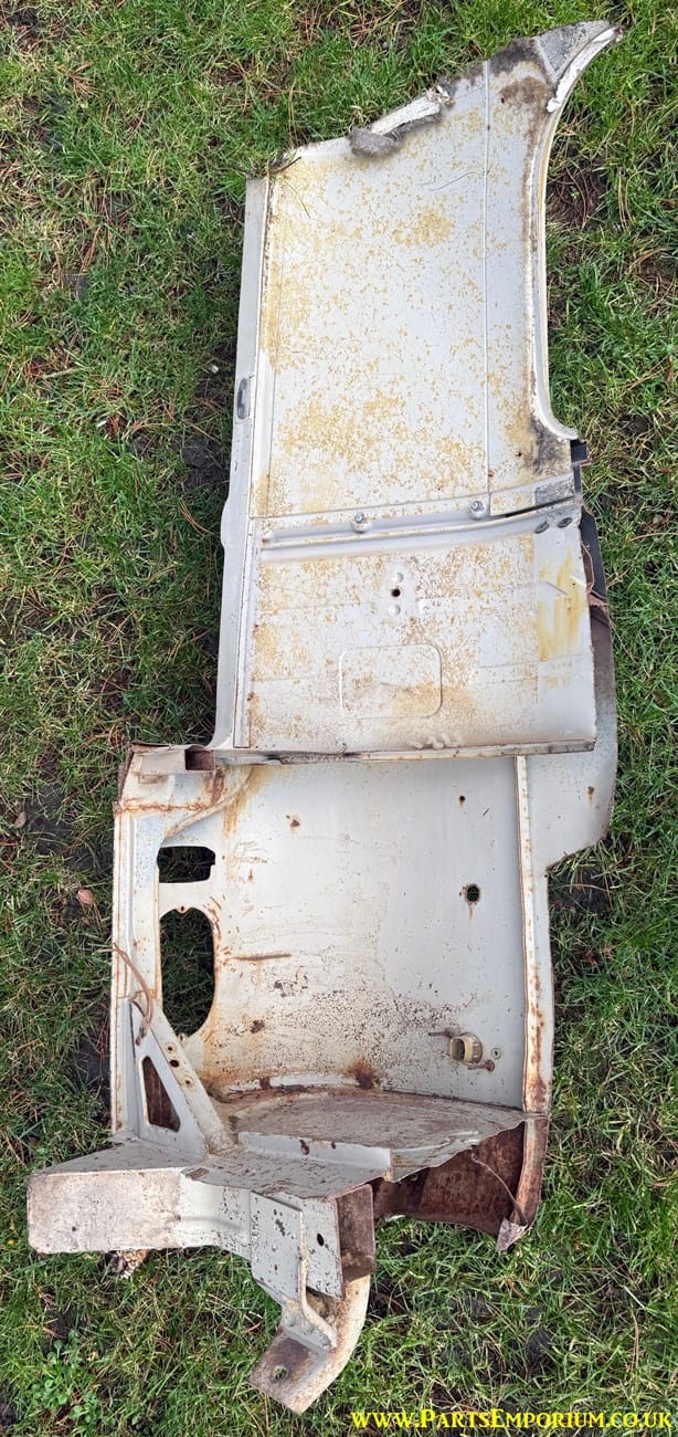Early VW Bay window Rear corner body cut - Image 11