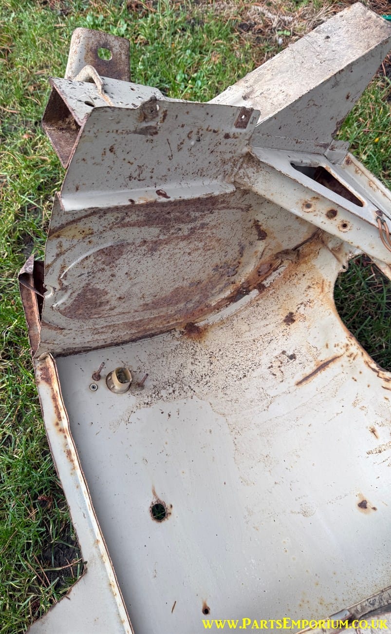Early VW Bay window Rear corner body cut - Image 5