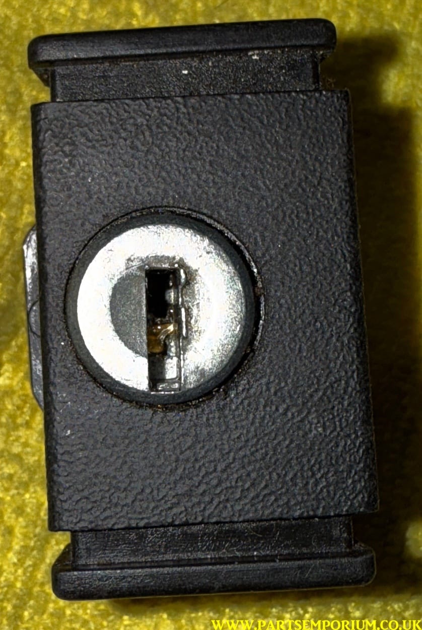 VW 1303 Beetle glove box lock with keys NOS - Image 6